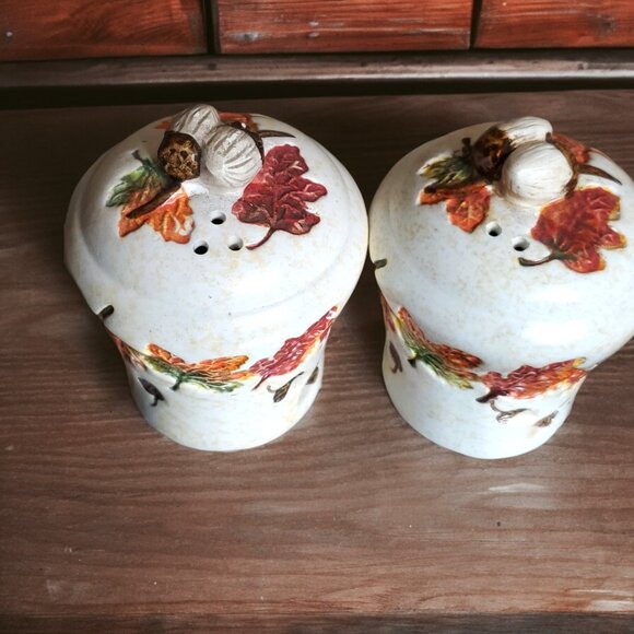 Acorns n Fall Leaves Salt & Pepper Shakers - Ceramic - Hand Painted Earthenware - Picture 3 of 5
